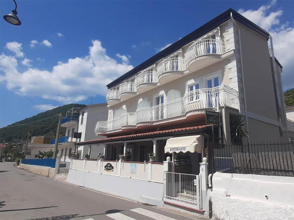 Hotel Da Alfredo Castellabate Exterior photo